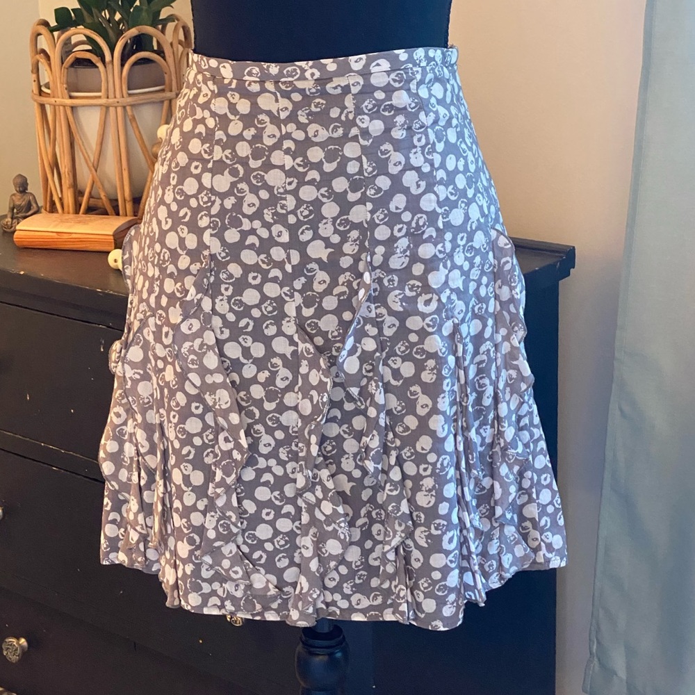 Ready for a fiesta with the ruffles on this skirt! Get ready to dance 🕺🏽! - Picture 1 of 10